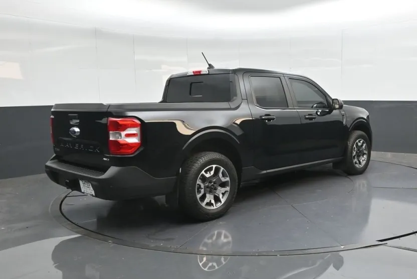 2024 Ford Maverick Lariat photo 1