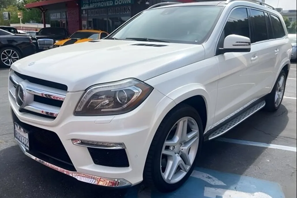 2015 Mercedes Benz GL 550 photo 1