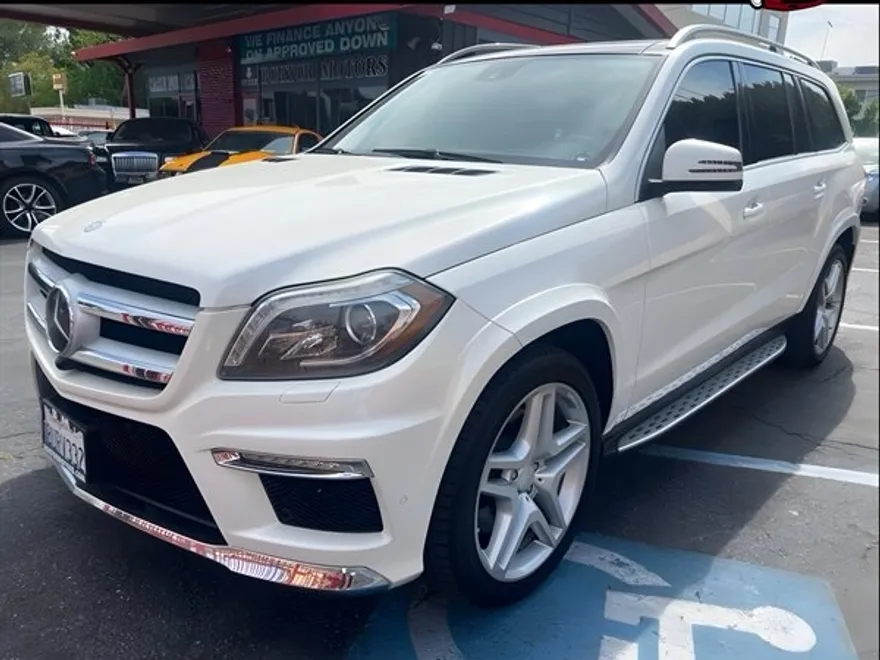 2015 Mercedes Benz GL 550 photo 1