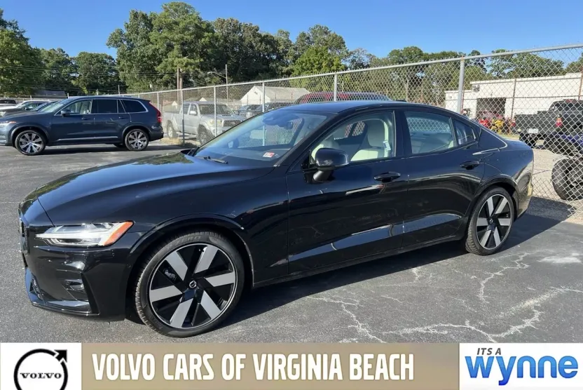 2024 Volvo S60 B5 Plus photo 1