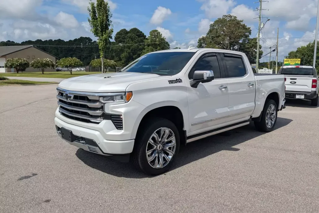 2023 Chevrolet Silverado 1500 High Country photo 1