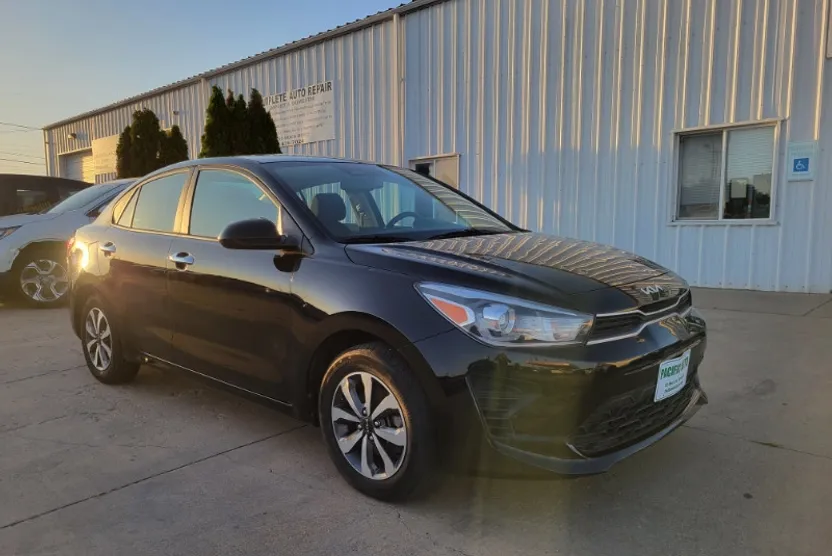 2022 Kia Rio S photo 1