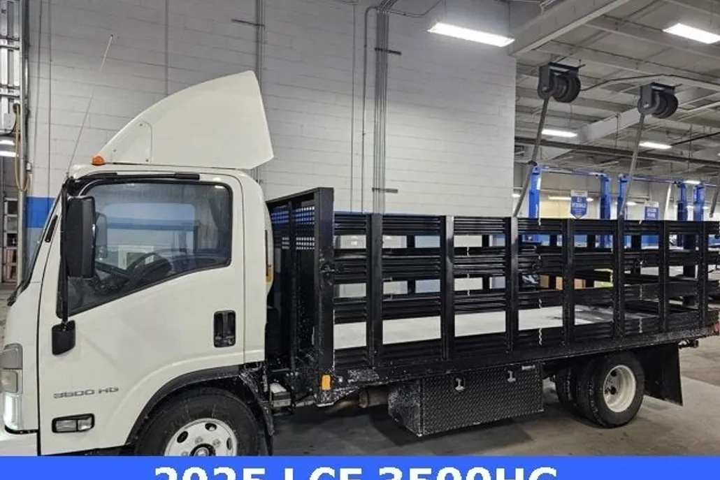 2025 Chevrolet Silverado 3500HD photo 1