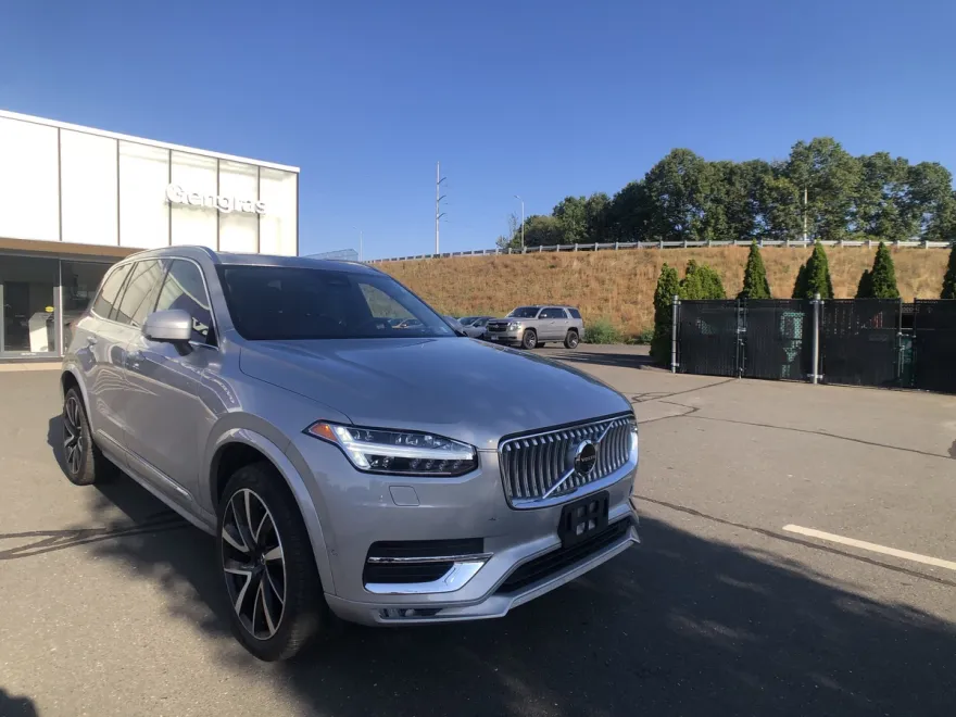 2024 Volvo XC90 B5 Plus photo 1