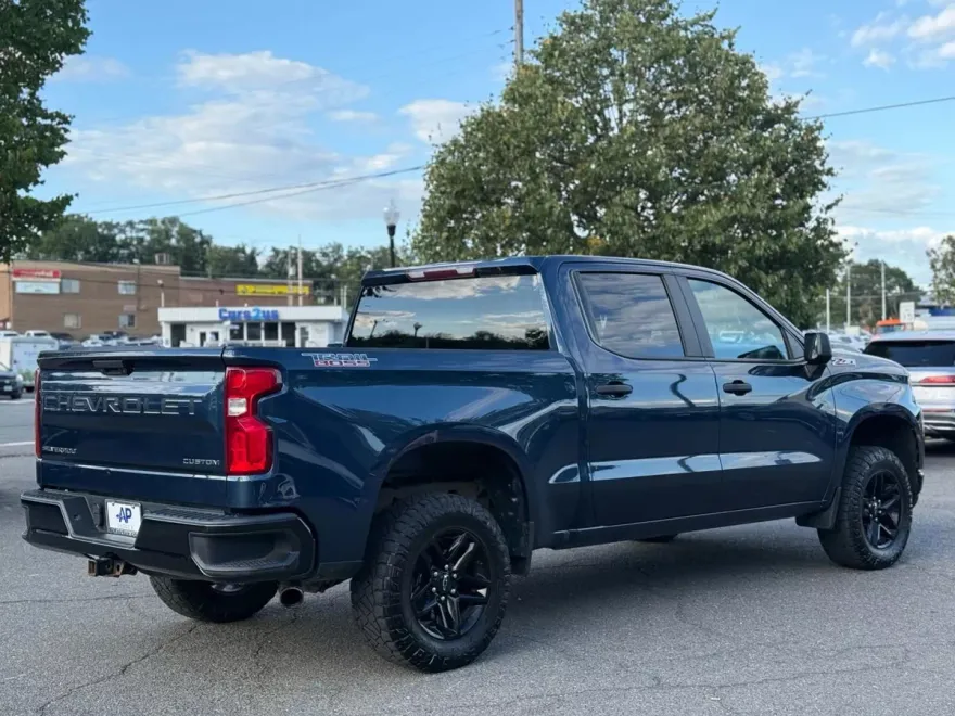 2019 Chevrolet Silverado 1500 Custom Trail Boss photo 1