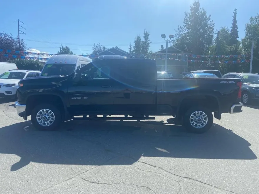 2023 Chevrolet Silverado 2500HD photo 1