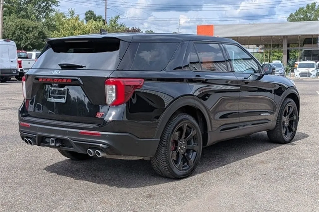2021 Ford Explorer ST photo 1