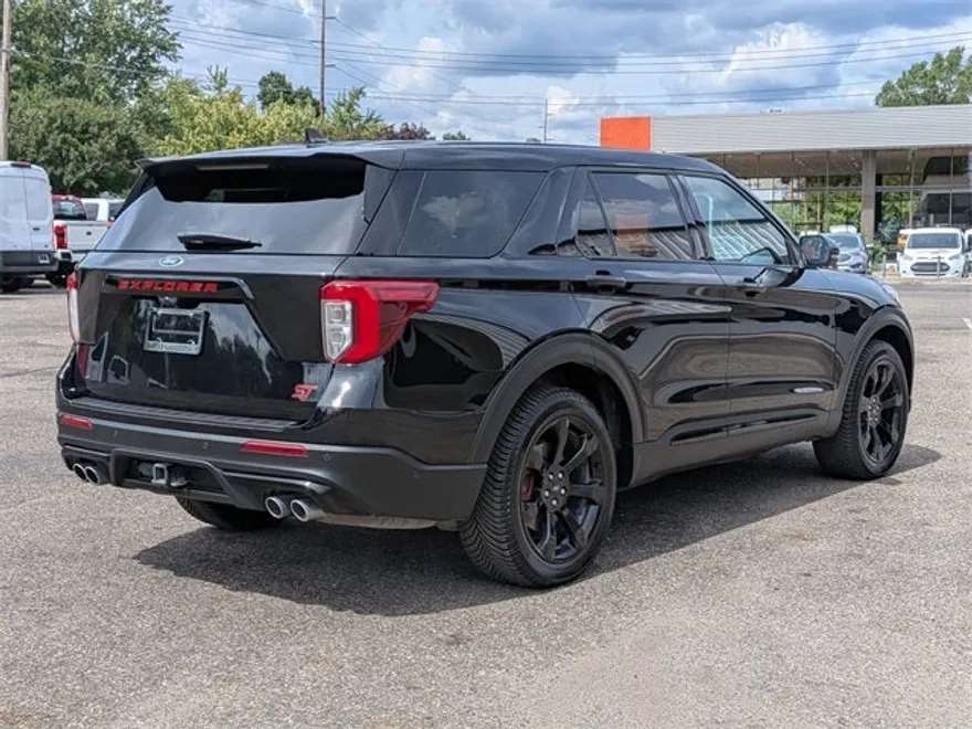 2021 Ford Explorer ST photo 1