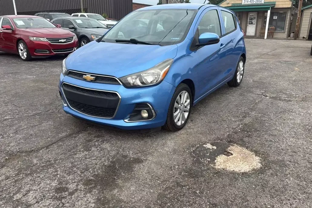 2017 Chevrolet Spark 1LT LT photo 1