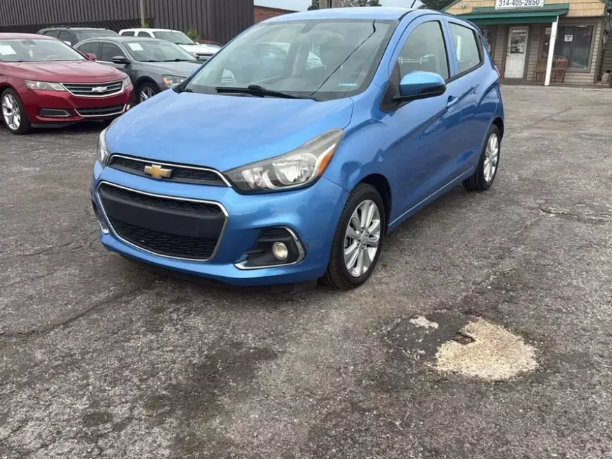 2017 Chevrolet Spark 1LT LT photo 1