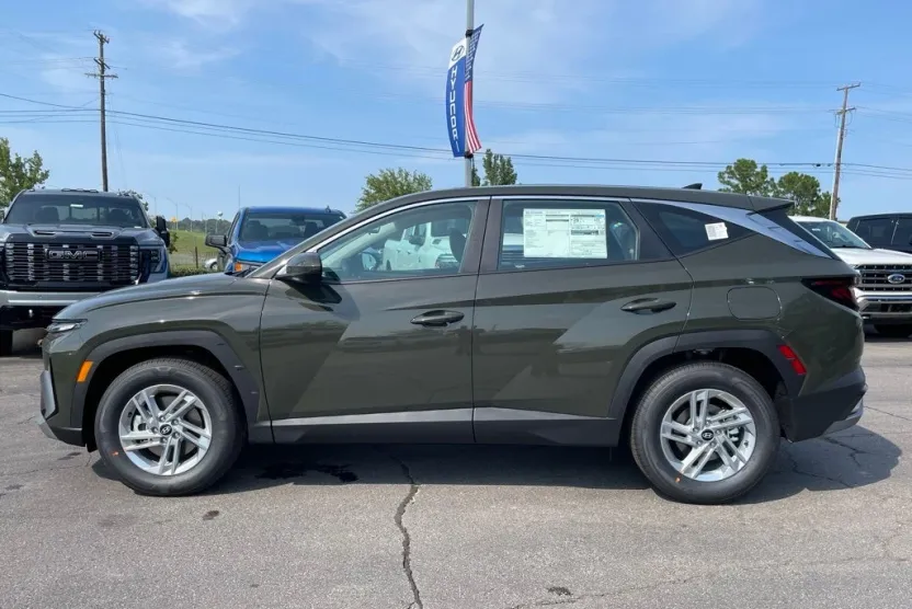2026 Hyundai Tucson SE photo 1