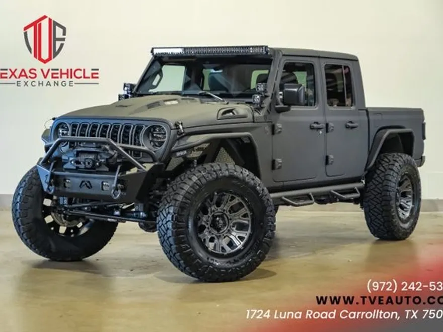 2025 Jeep Gladiator Sport S photo 1
