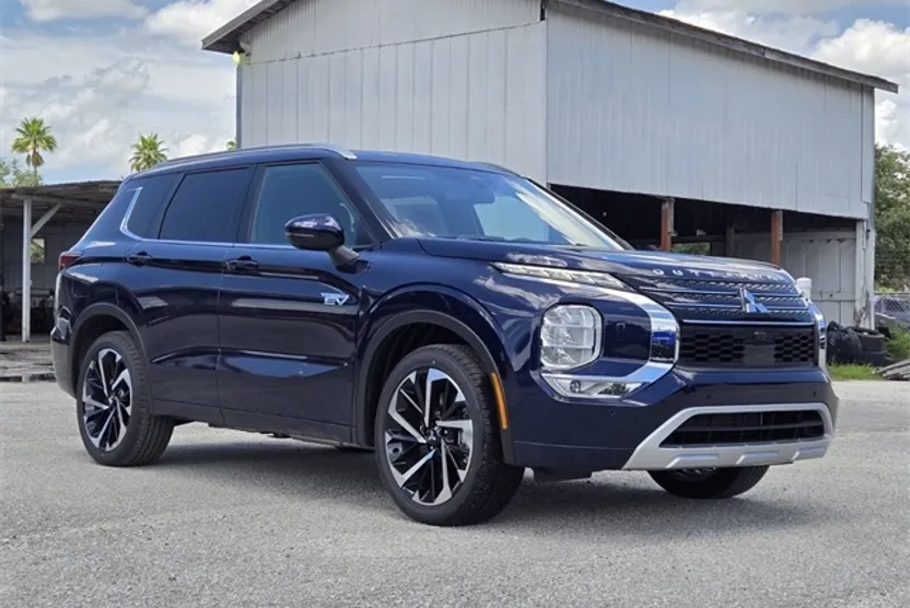 2025 Mitsubishi Outlander PHEV SEL photo 1