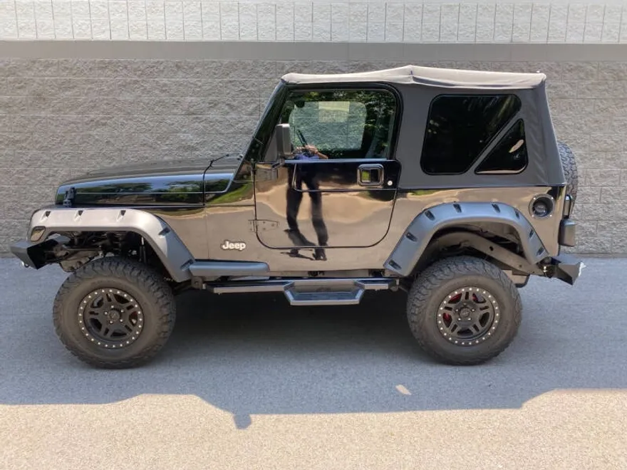 1998 Jeep Wrangler SE photo 1