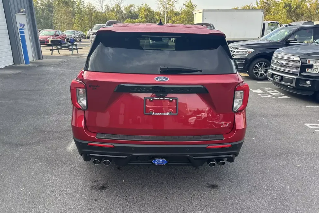 2021 Ford Explorer ST photo 1