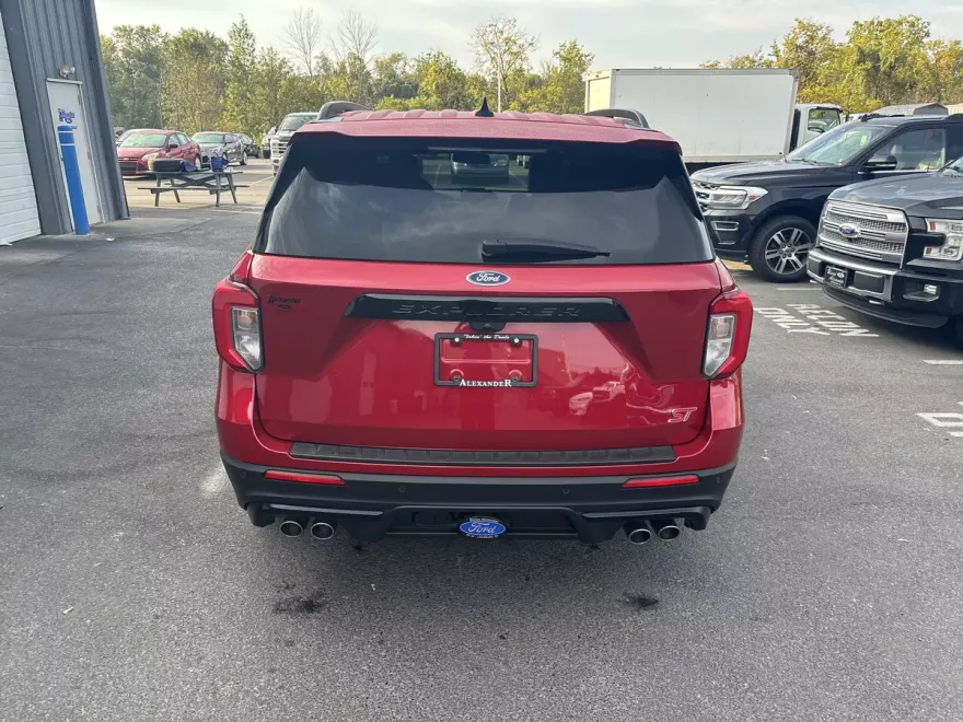2021 Ford Explorer ST photo 1