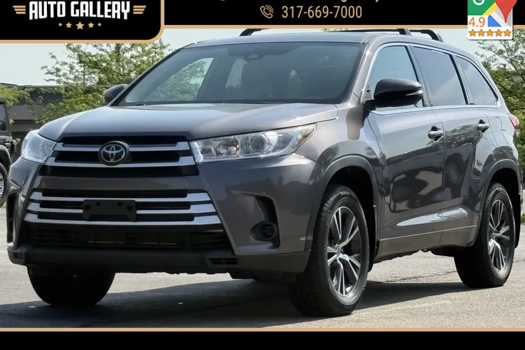2018 Toyota Highlander LE photo 1