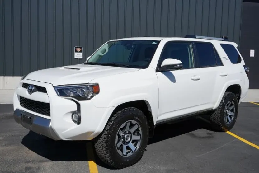 2018 Toyota 4Runner TRD Off-Road Premium Sport photo 1