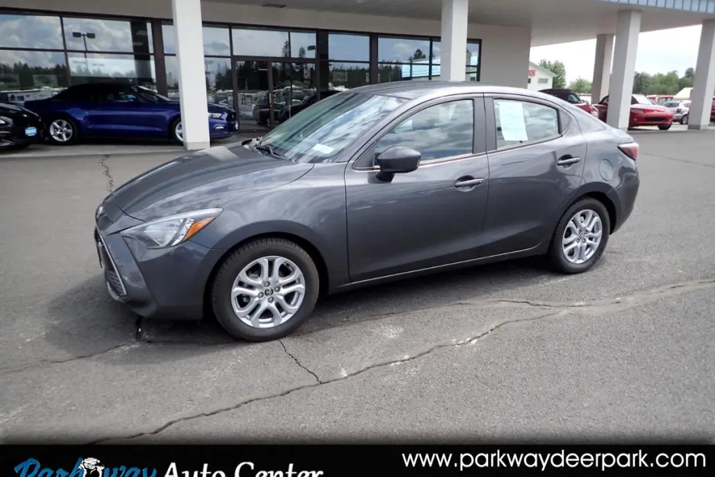 2017 Toyota Yaris iA photo 1