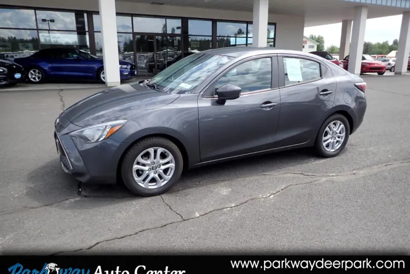2017 Toyota Yaris iA photo 1