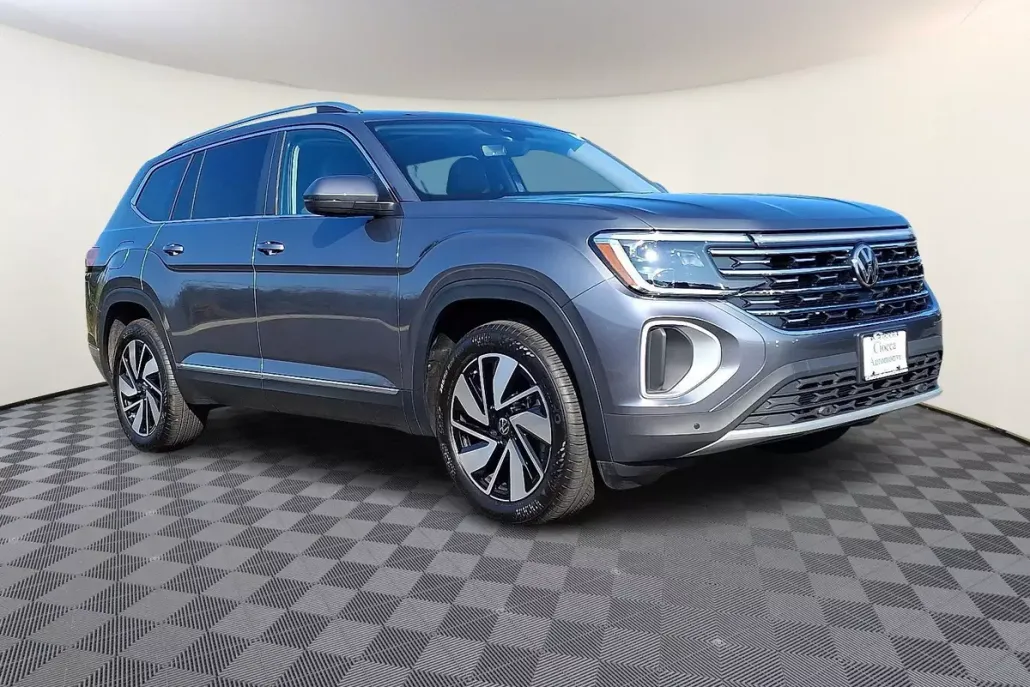 2025 Volkswagen Atlas SEL photo 1