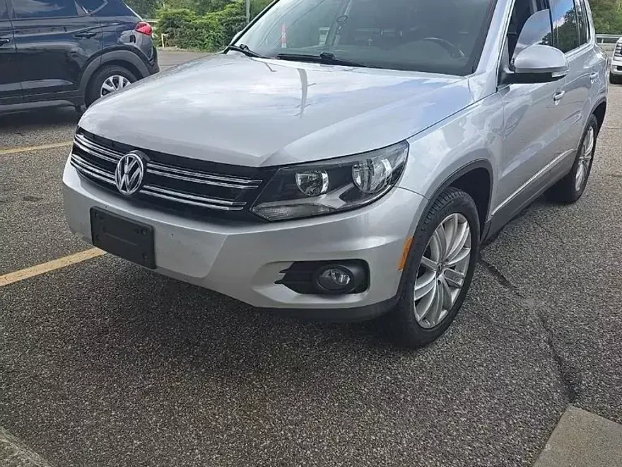 2015 Volkswagen Tiguan SEL photo 1