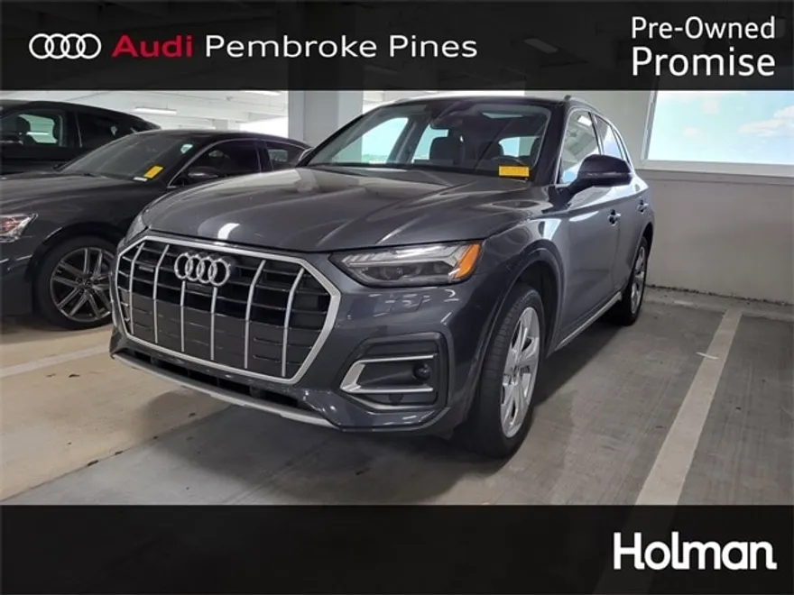 2021 Audi Q5 45 Prestige photo 1