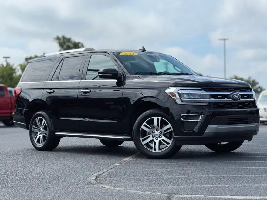 2023 Ford Expedition Limited photo 1