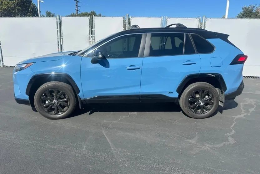 2023 Toyota RAV4 Hybrid XSE photo 1