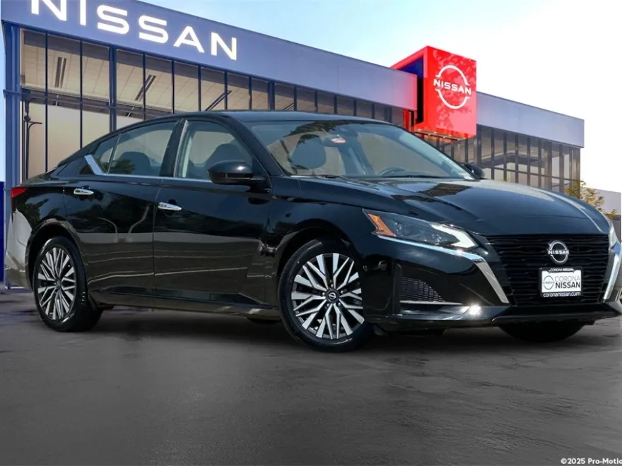 2023 Nissan Altima 2.5 SV photo 1