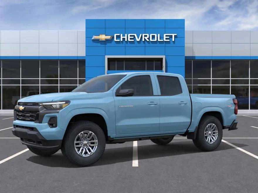 2025 Chevrolet Colorado Work Truck LT photo 2