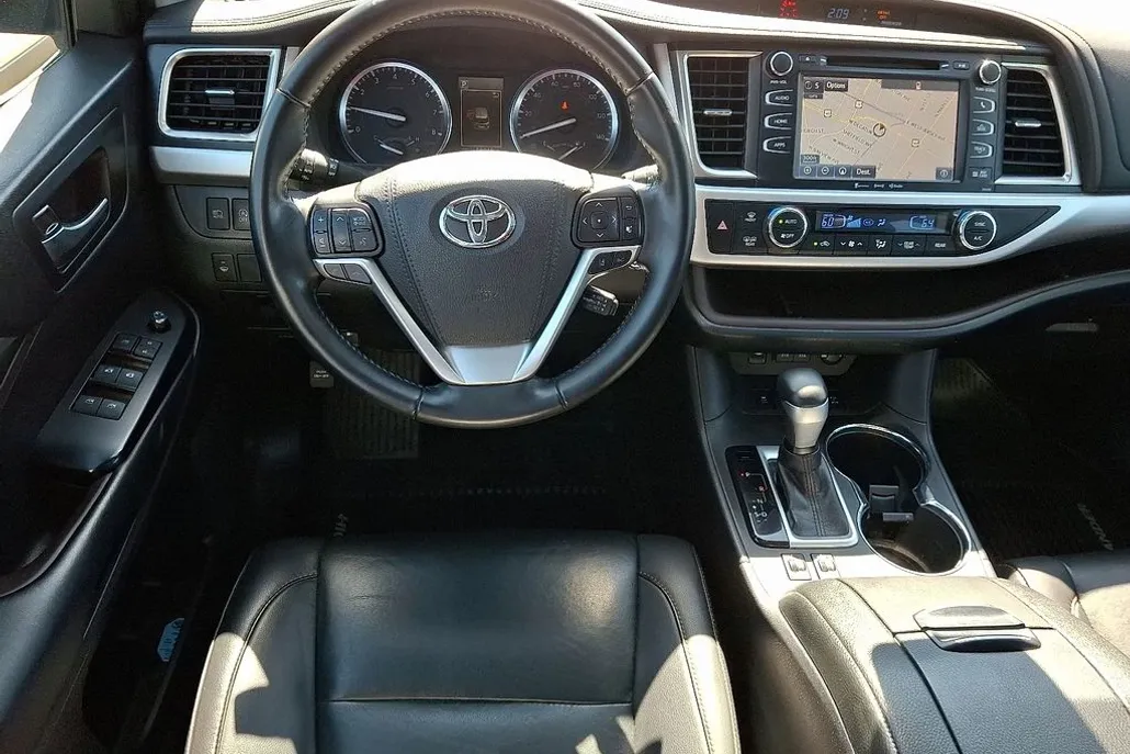 2019 Toyota Highlander XLE photo 1