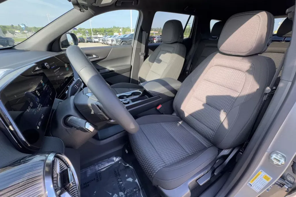 2026 Chevrolet Equinox LT photo 1