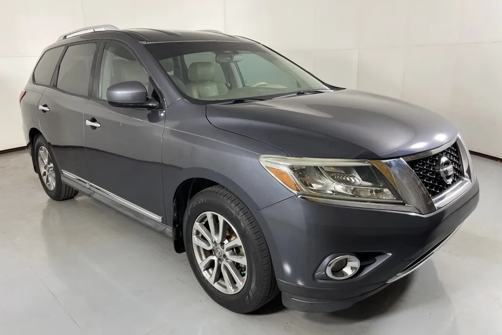 2014 Nissan Pathfinder SL photo 1