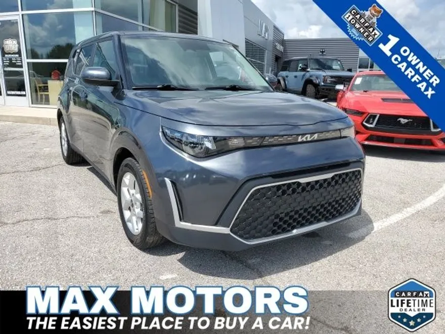 2023 Kia Soul LX photo 1