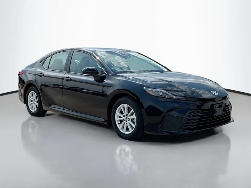 2025 Toyota Camry LE photo 1
