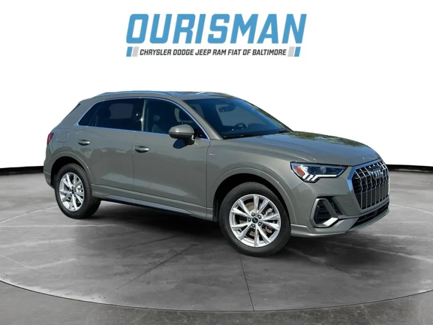 2024 Audi Q3 45 TFSI S line Premium photo 1