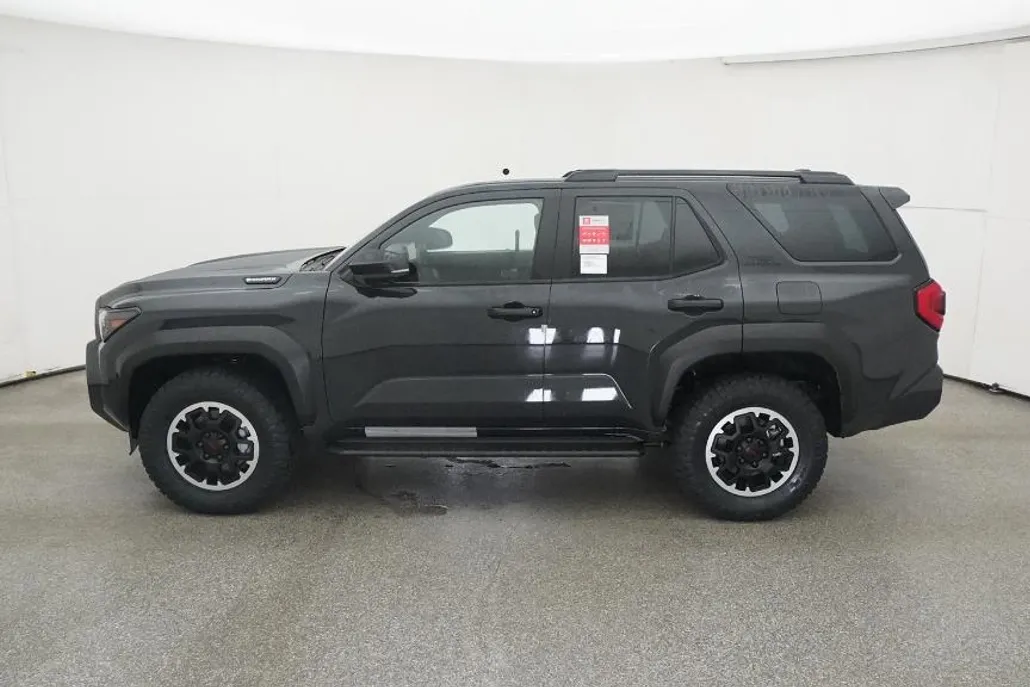 2025 Toyota 4Runner TRD Off-Road Premium photo 1