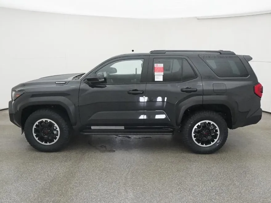2025 Toyota 4Runner TRD Off-Road Premium photo 1