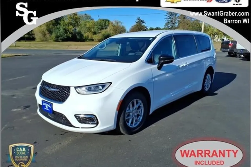 2024 Chrysler Pacifica Touring L photo 1