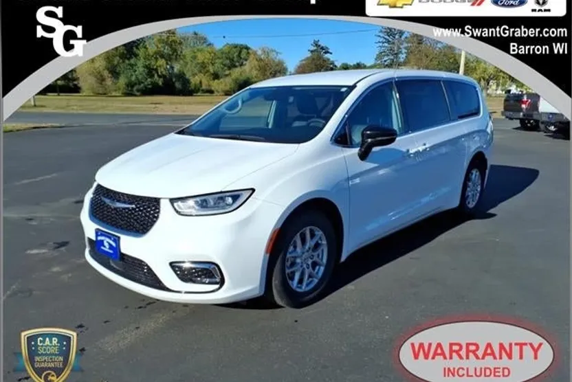 2024 Chrysler Pacifica Touring L photo 1