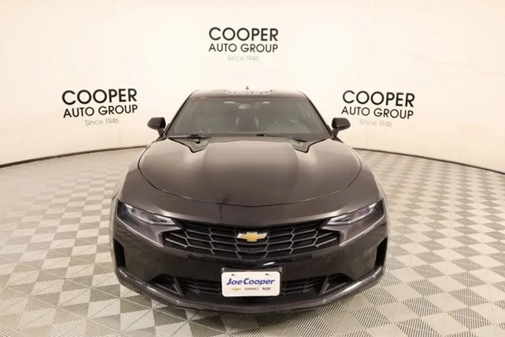 2023 Chevrolet Camaro 1LT photo 1