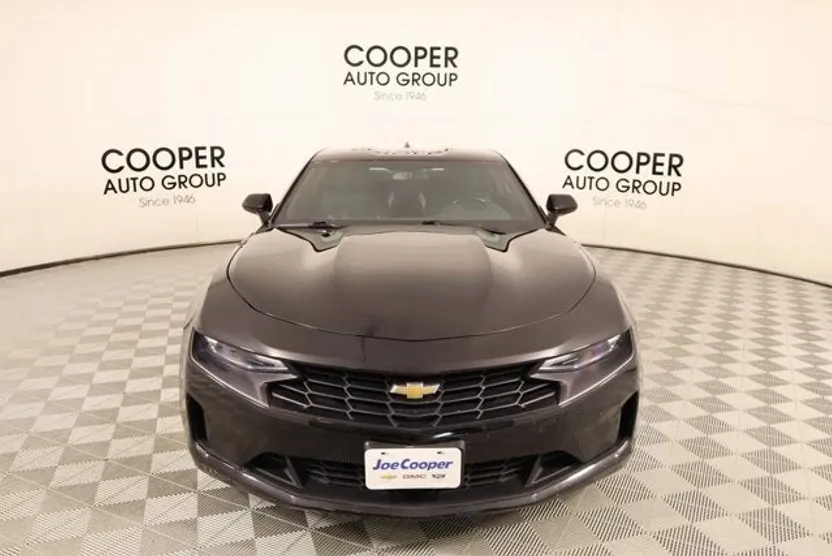2023 Chevrolet Camaro 1LT photo 1
