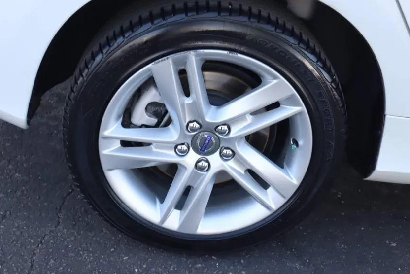 2015 Volvo V60 T5 Drive-E Premier photo 1