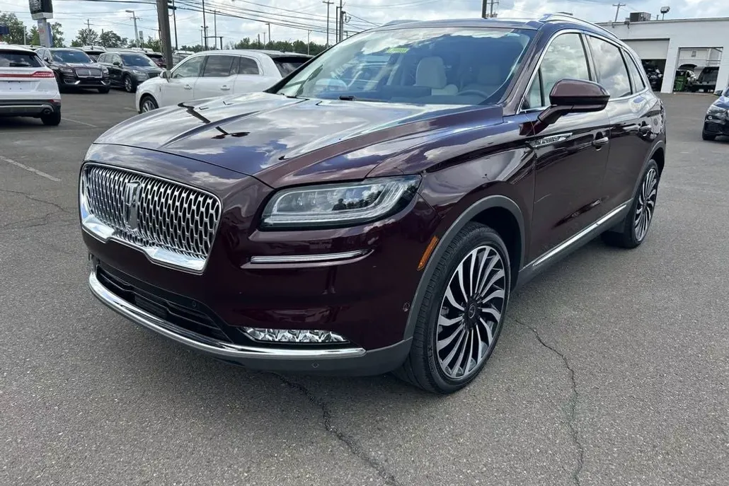 2022 Lincoln Nautilus Black Label photo 1