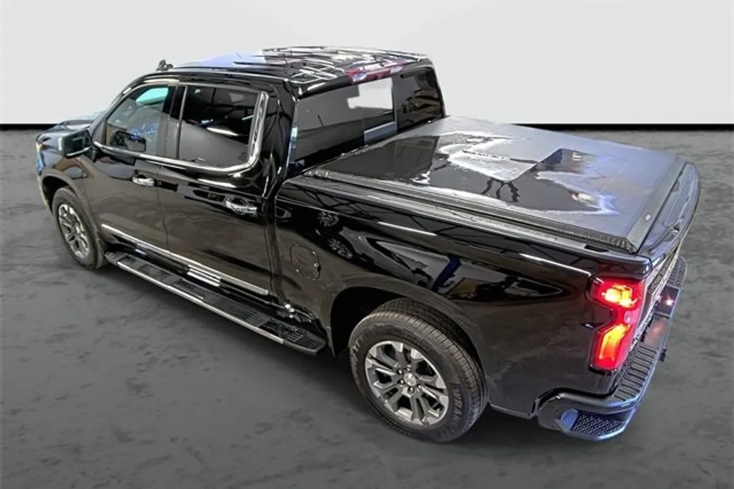 2022 Chevrolet Silverado 1500 High Country photo 1