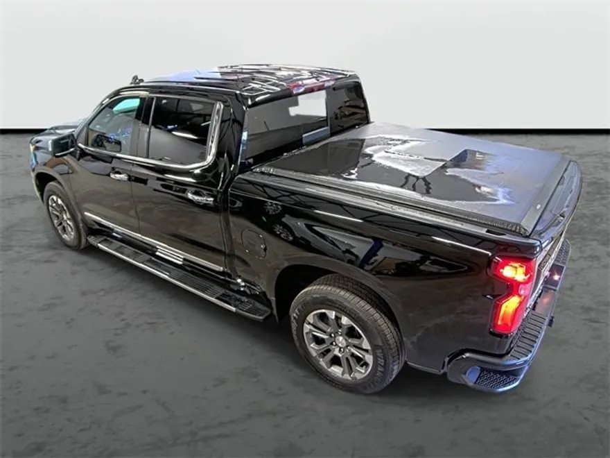 2022 Chevrolet Silverado 1500 High Country photo 1