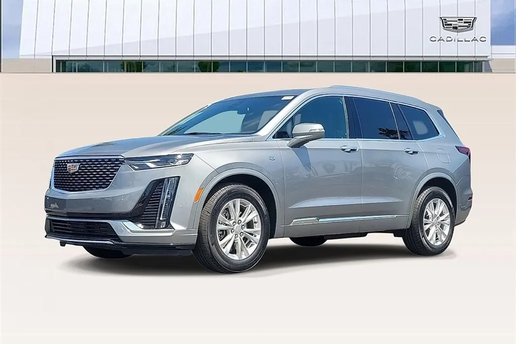 2025 Cadillac XT6 Luxury photo 1