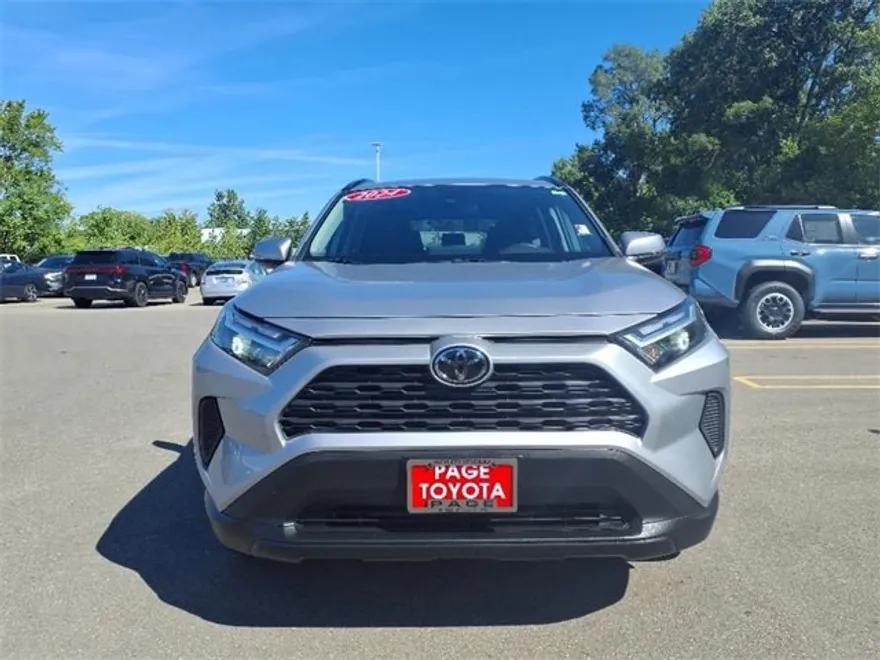 2024 Toyota RAV4 XLE photo 1