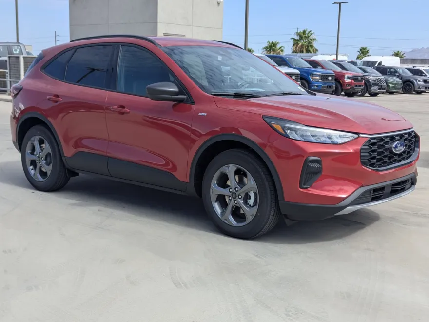 2025 Ford Escape ST-Line photo 1